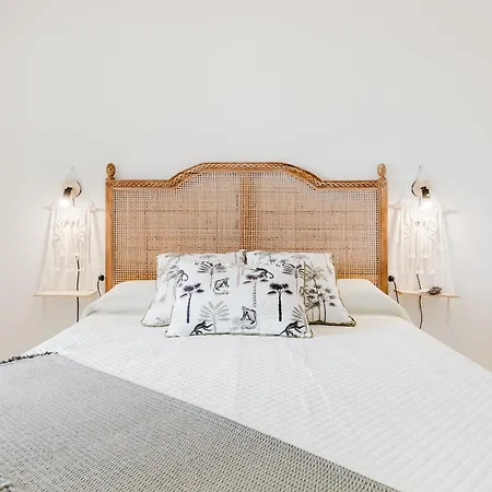 Acogedor Con Piscina Y Balcon Alicante