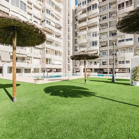 Acogedor Con Piscina Y Balcon Appartamento